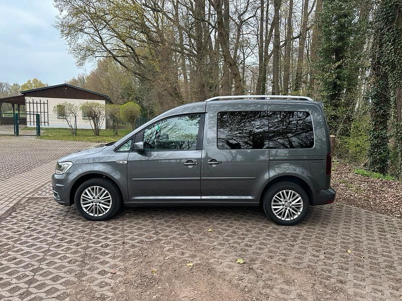 Usata VW Caddy 150 CV (110 kW) 2018 Grigio Monovolume