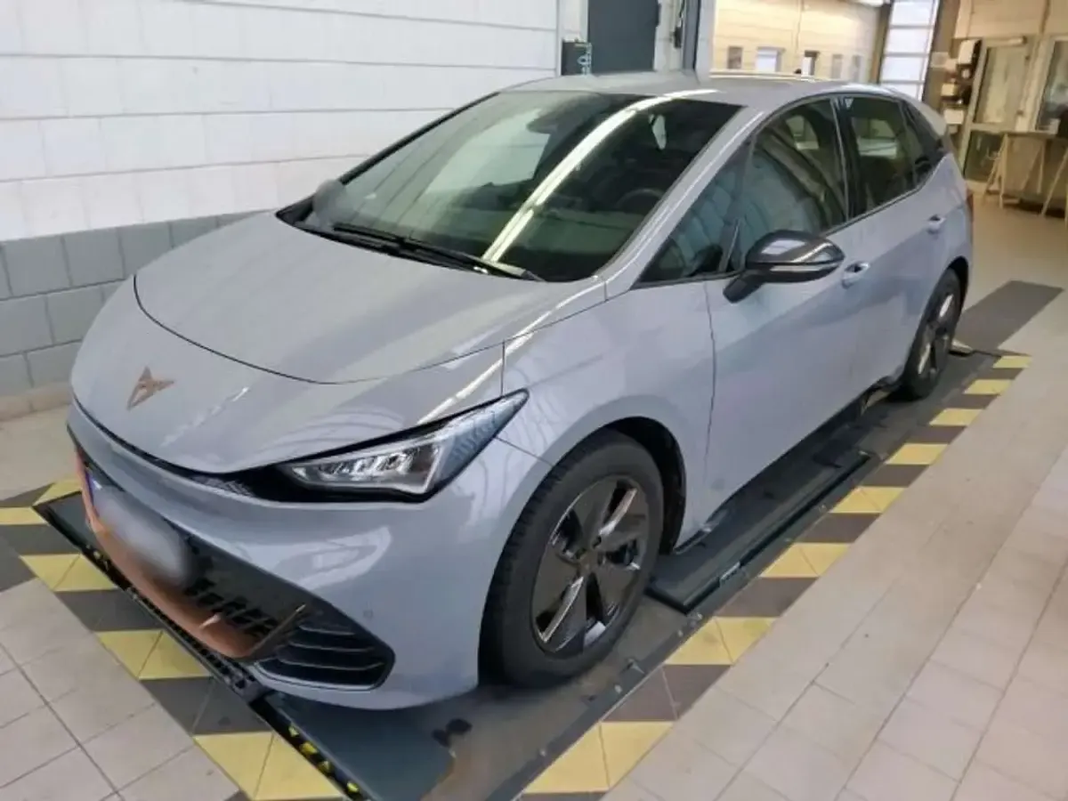 Second-hand Cupra Born 150 kW (204 CP) 2023 Gri Hatchback