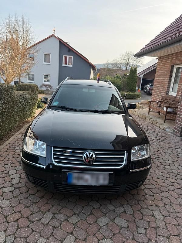 Gebraucht VW Passat 131 PS (96 kW) 2001 Schwarz Kombi
