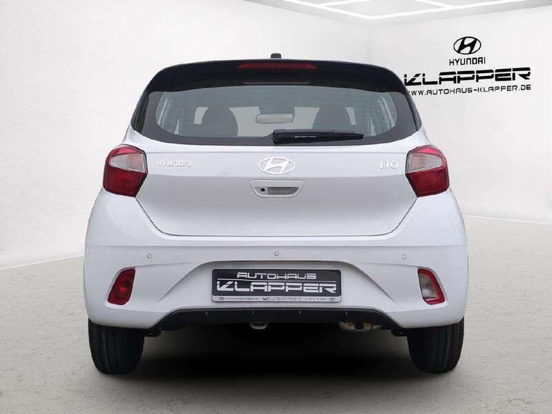 Gebraucht Hyundai i10 Select 63 PS (46 kW) 2024 Atlas white Kleinwagen