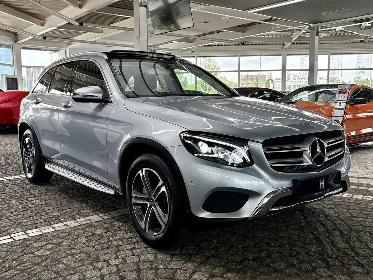 Gebraucht Mercedes GLC250 AMG 211 PS (155 kW) 2017 Silber (silber (diamantsilber (988u))) SUV