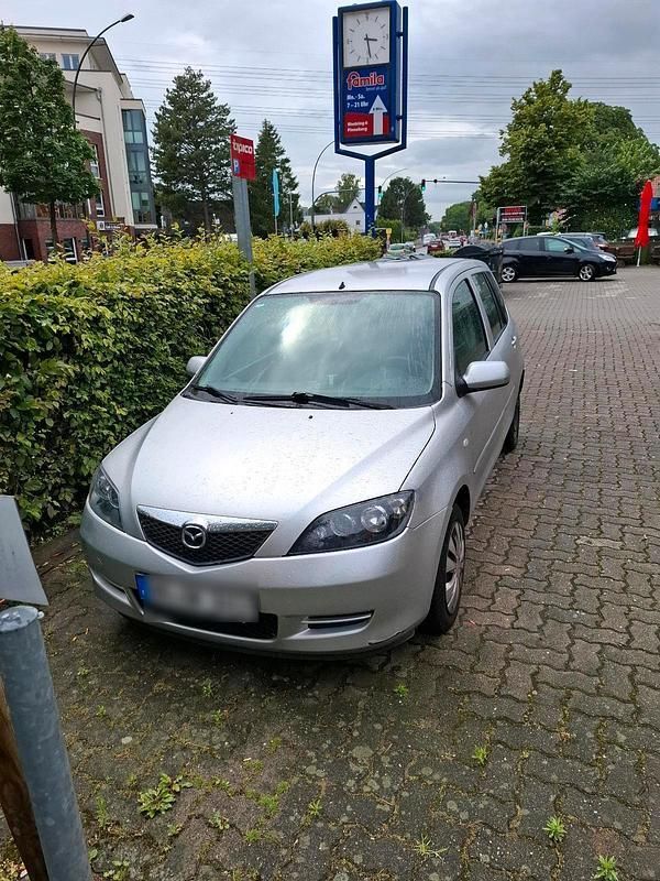 Grau Gebraucht 2007 Mazda 2 Kleinwagen | 2.200 € (Superpreis) - Bild 1/4
