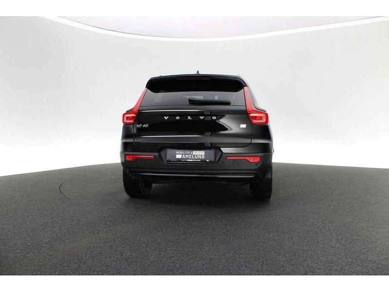 Second-hand Volvo XC40 Core 169 kW (231 CP) 2022 Negru SUV