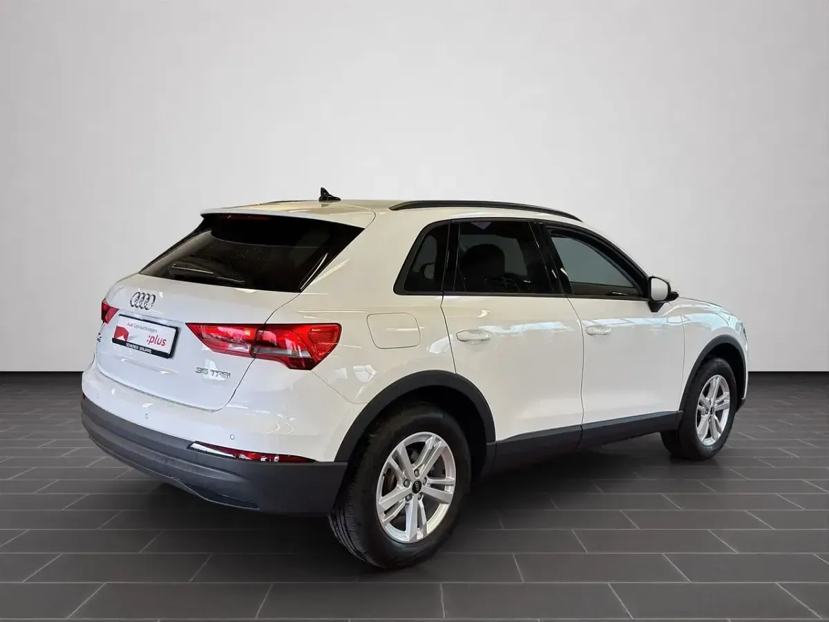 Gebraucht Audi Q3 Ambiente 150 PS (110 kW) 2021 Ibisweiß (metallic) SUV