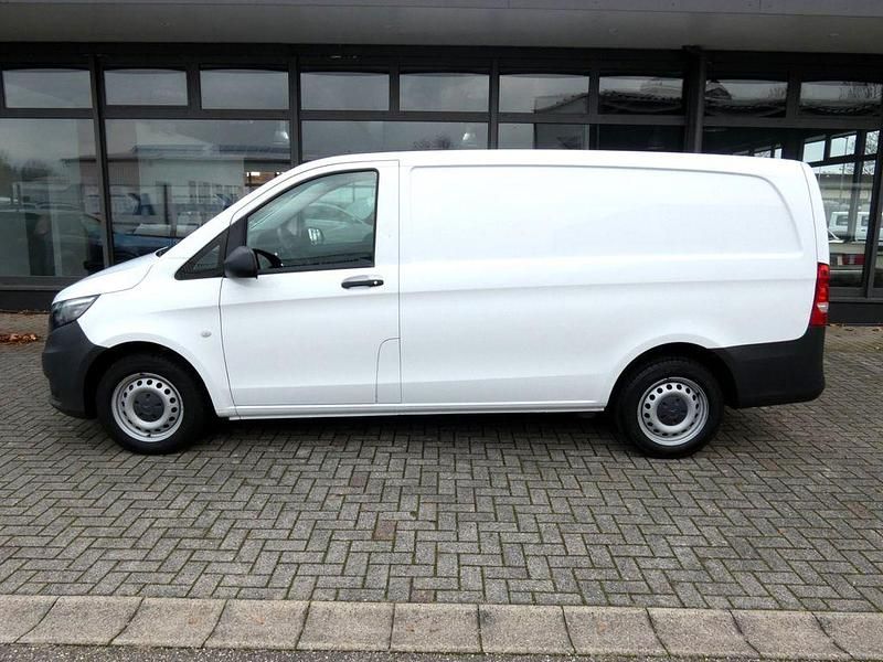 Gebraucht Mercedes Vito 163 PS (119 kW) 2018 Weiß Van