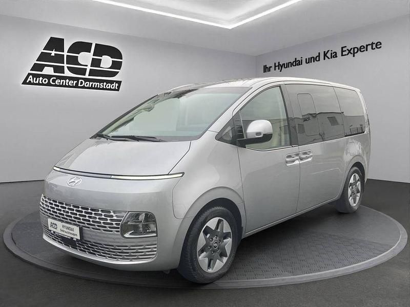 Gebraucht Hyundai Staria Prime 177 PS (130 kW) 2023 Shimmering silver (metallic) Van / Kleinbus
