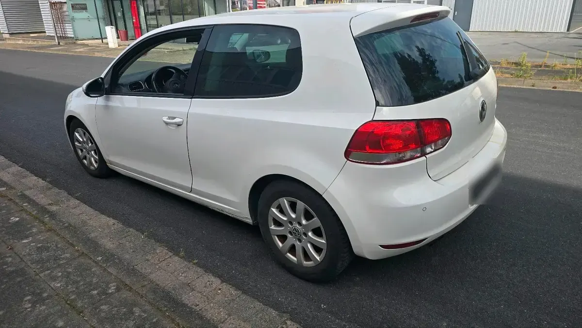 Gebraucht VW Golf VI 122 PS (89 kW) 2010 Coupé