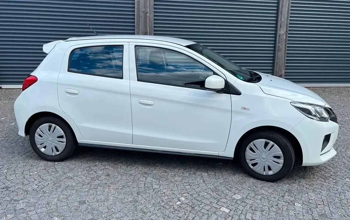 Gebraucht Mitsubishi Space Star Spirit 71 PS (52 kW) 2021 Weiß Kleinwagen