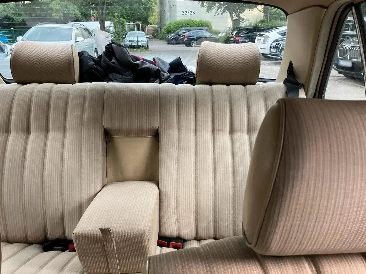 Gebraucht Mercedes 200 61 PS (44 kW) 1985 Beige Limousine