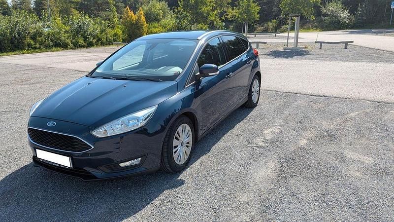 Blau Gebraucht 2016 Ford Focus Business Edition Limousine | 7.999 € (Guter Preis) - Bild 1/4