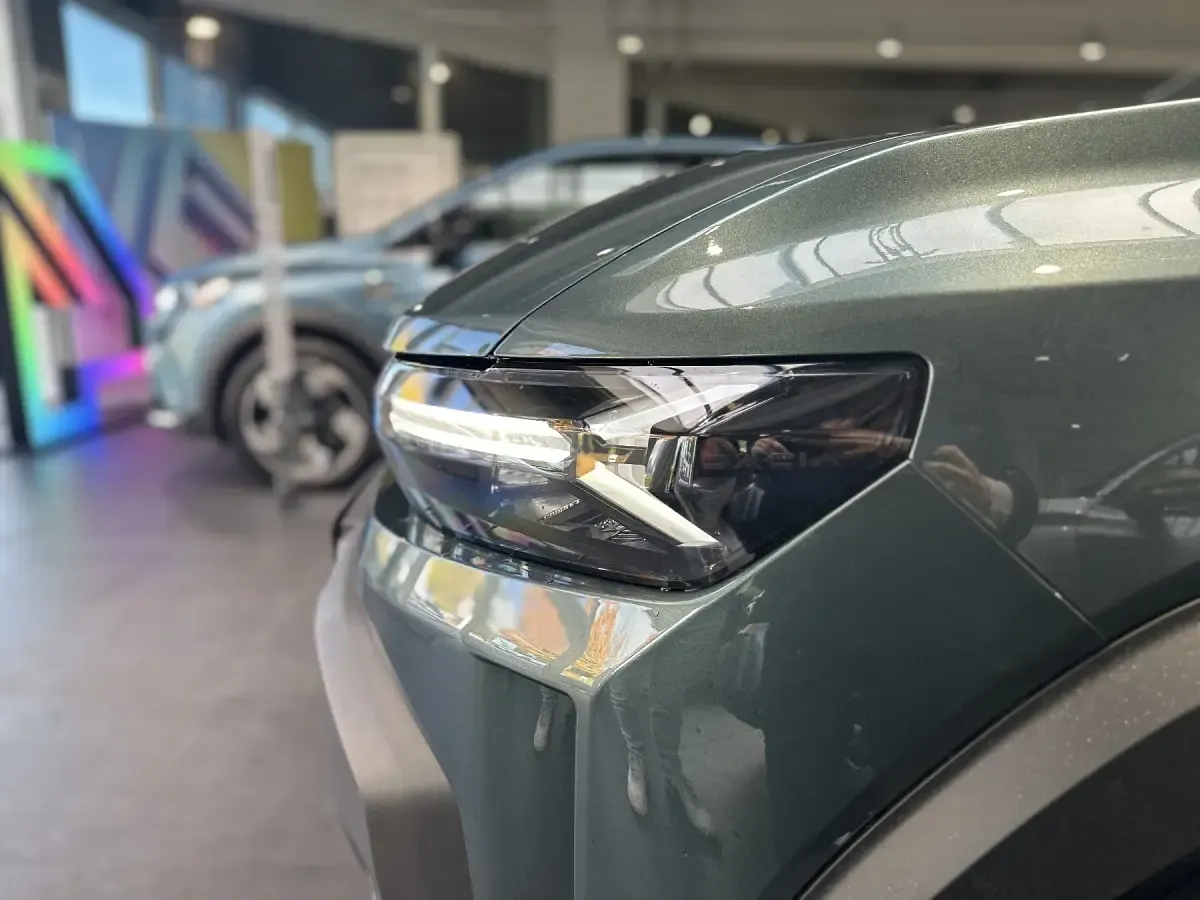 Neu Renault Arkana Esprit Alpine 145 PS (106 kW) 2025 Graphitgrau metallic (grau) (grau) SUV