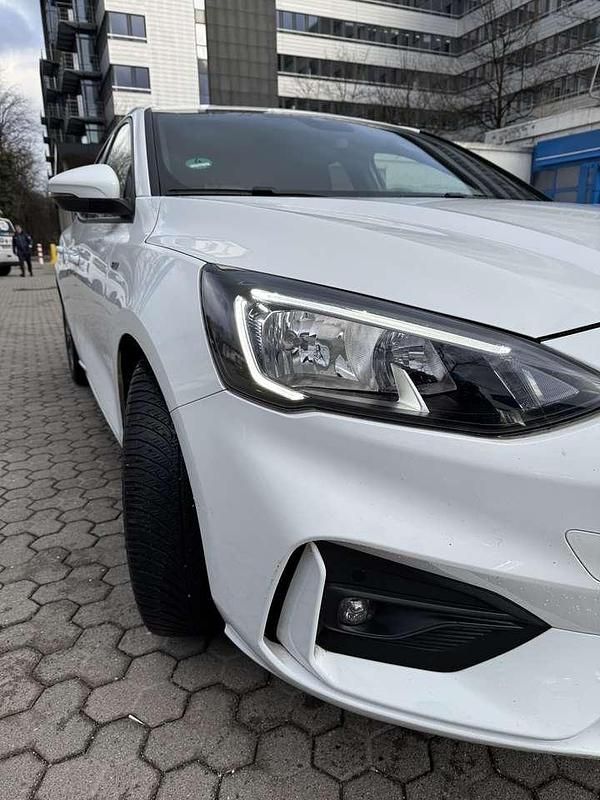 Gebraucht Ford Focus ST-Line 150 PS (110 kW) 2019 Weiß Limousine