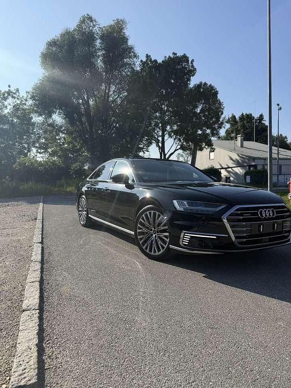 Schwarz Gebraucht 2021 Audi A8 Comfort Limousine | 61.200 € - Bild 1/4