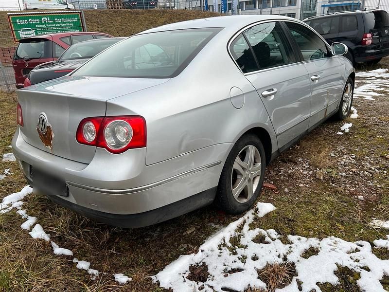 Gebraucht VW Passat 140 PS (102 kW) 2005 Silber Limousine