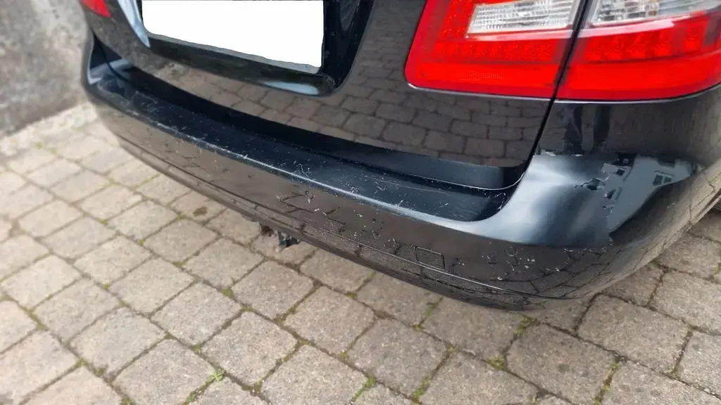 Gebraucht Mercedes E220 170 PS (125 kW) 2011 Schwarz Limousine
