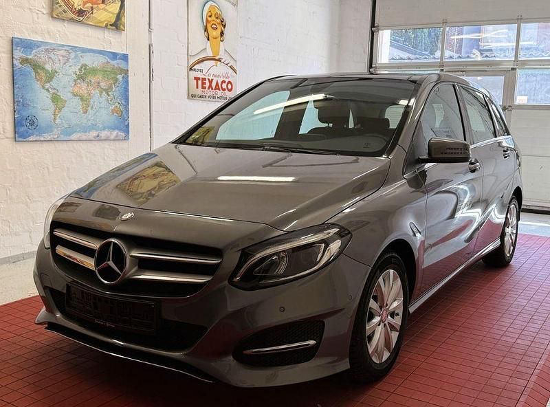 Gebraucht Mercedes B220 Style 177 PS (130 kW) 2016 Grau Van / Kleinbus