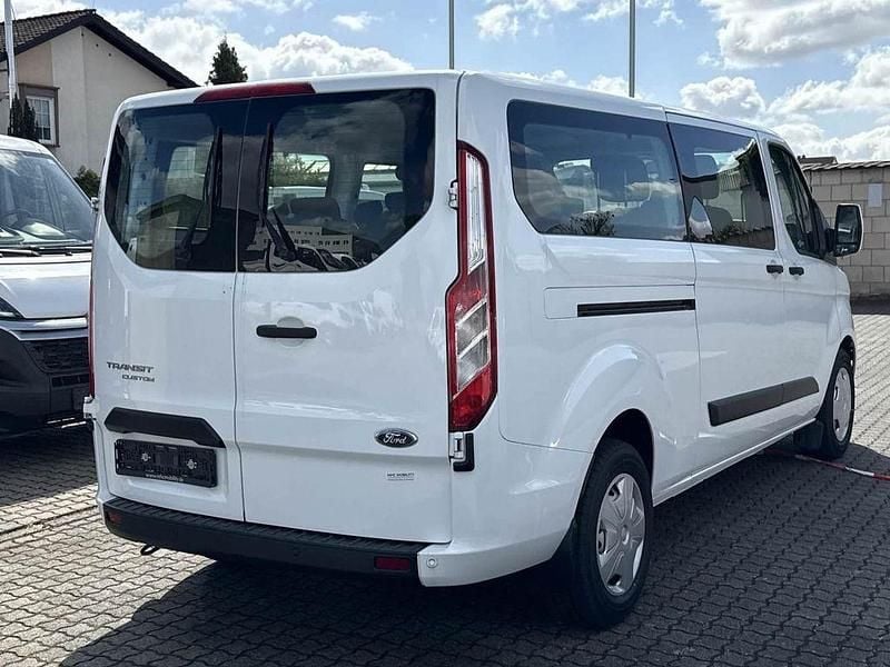 Second-hand Ford Transit Custom 150 CP (110 kW) 2023 Alb Monovolum