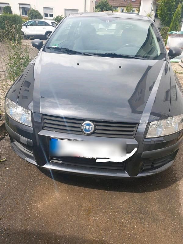 Schwarz Gebraucht 2003 Fiat Stilo Limousine | 1.400 € (Fairer Preis) - Bild 1/4