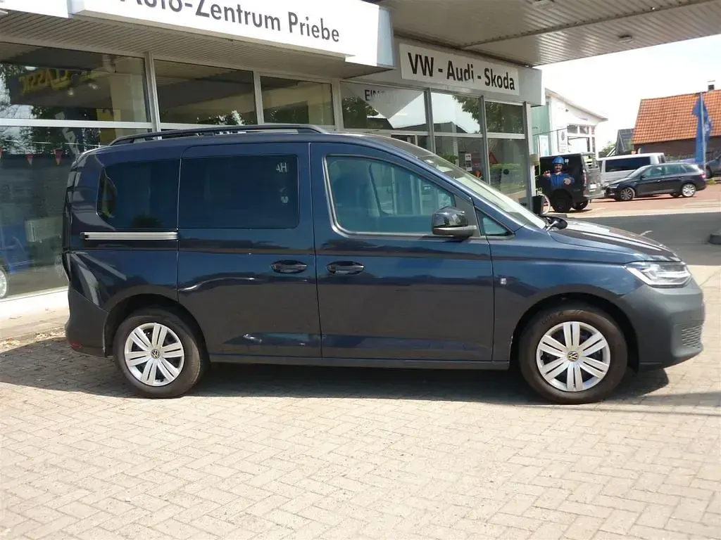 Gebraucht VW Caddy 122 PS (89 kW) 2022 Starlight blue Van / Kleinbus