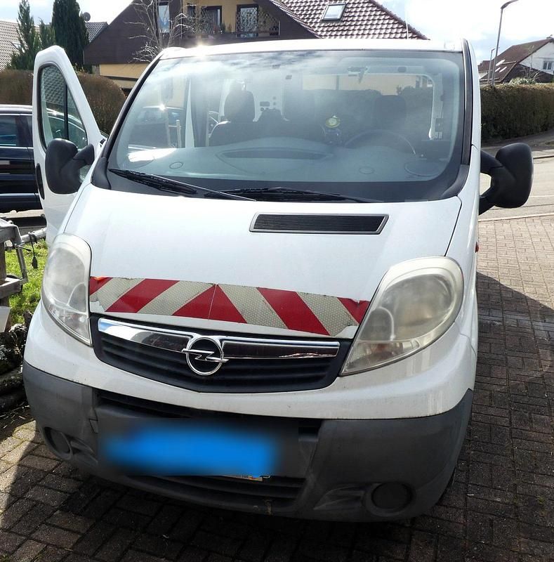 Gebraucht Opel Vivaro 90 PS (66 kW) 2011 Weiß Van / Kleinbus