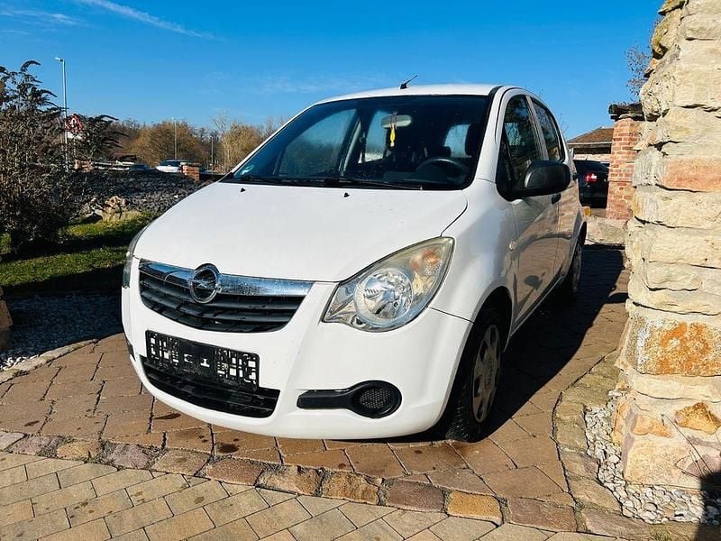 Gebraucht Opel Agila Basis 68 PS (50 kW) 2012 Weiß Kleinwagen