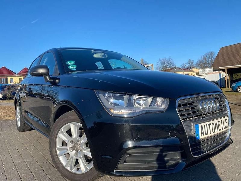 Gebraucht Audi A1 Attraction 86 PS (63 kW) 2014 Brillantschwarz Kleinwagen