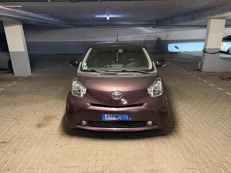 Gebraucht Toyota iQ 98 PS (72 kW) 2009 Braun Kleinwagen