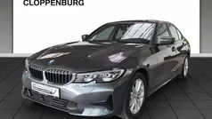 Grau Gebraucht 2021 BMW 330 Sport Line Limousine | 32.900 € (Fairer Preis)