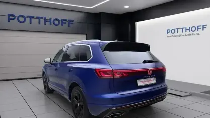 Gebraucht VW Touareg R-line 231 PS (169 kW) 2024 Lapiz blue metallic SUV