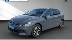 Grau Gebraucht 2021 VW Golf VIII Active Limousine | 24.530 € (Fairer Preis)