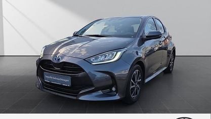 Gebraucht Toyota Yaris Hybrid Team 116 PS (85 kW) 2022 Grau Kleinwagen