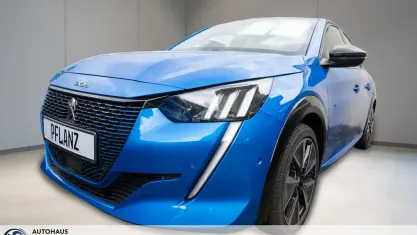 Gebraucht Peugeot e-208 GT 100 kW (136 PS) 2022 Blau Kleinwagen