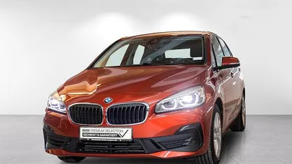 Sunset orange met Gebraucht 2021 BMW 225 Active Tourer Advantage Van / Kleinbus | 21.908 € (Fairer Preis)