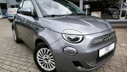 Gebraucht Fiat 500e Action 69 kW (95 PS) 2022 Grau Kleinwagen