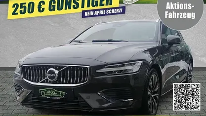 Gebraucht Volvo V60 Plus 253 PS (186 kW) 2022 Platinum grey metallic Kombi