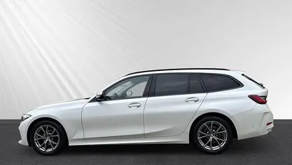 Mineralweiss metallic Gebraucht 2023 BMW 318 Kombi | 19.998 € (Guter Preis)