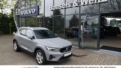 Grau metallic Gebraucht 2024 Volvo XC40 Core SUV | 37.890 € (Fairer Preis)