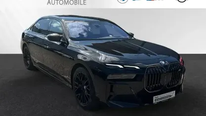 Gebraucht BMW M760e M Sport 571 PS (419 kW) 2025 Black sapphire metallic Limousine