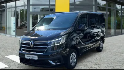 Gebraucht Renault Trafic Life 150 PS (110 kW) 2022 Schwarz Van / Kleinbus