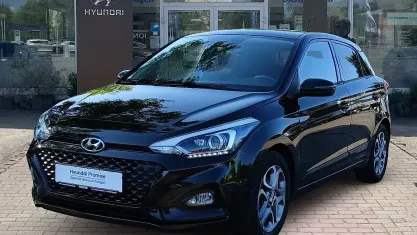 Gebraucht Hyundai i20 Style 120 PS (88 kW) 2018 Phantom black. / mic Limousine