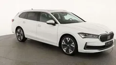 Kristall weiß Gebraucht 2024 Skoda Superb Selection Kombi | 41.595 € (Guter Preis)