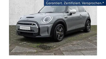 Moonwalk grey () Gebraucht 2022 Mini Cooper SE Essential Kleinwagen | 17.400 € (Fairer Preis)