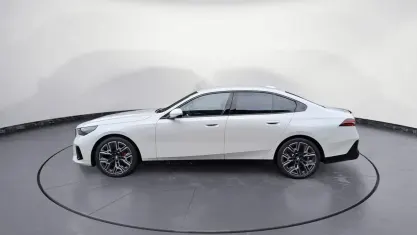 Neu BMW 520 M Sport 197 PS (144 kW) 2026 Weiß Limousine