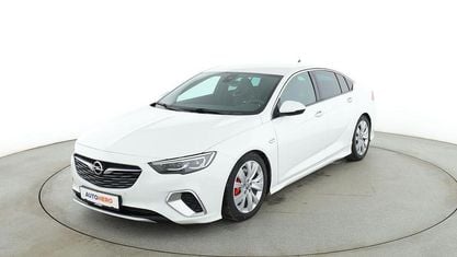 Używany Opel Insignia Sport 209 KM (153 kW) 2020 Biały Sedan/Limuzyna