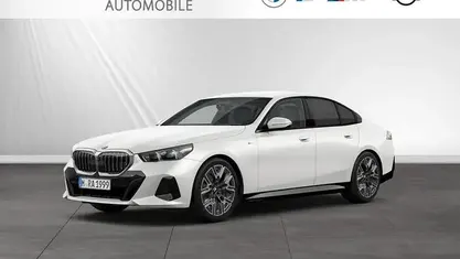 Gebraucht BMW 520 M Sport 197 PS (144 kW) 2025 Mineralweiss Limousine