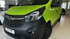 Grün Gebraucht 2016 Opel Vivaro Van | 16.950 € (Etwas zu teuer)