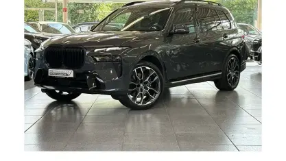 Gebraucht BMW X7 M Sport 381 PS (280 kW) 2025 Grau SUV