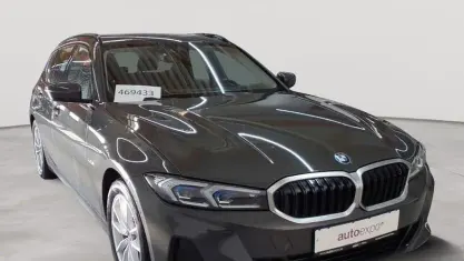 Gebraucht BMW 320 Sport Line 163 PS (119 kW) 2023 Grau Kombi