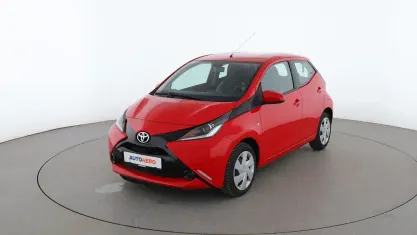 Gebraucht Toyota Aygo X-play 69 PS (50 kW) 2018 Rot Kleinwagen