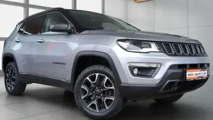 Gebraucht Jeep Compass Trailhawk 170 PS (125 kW) 2019 Billet silver metallic clear coat SUV